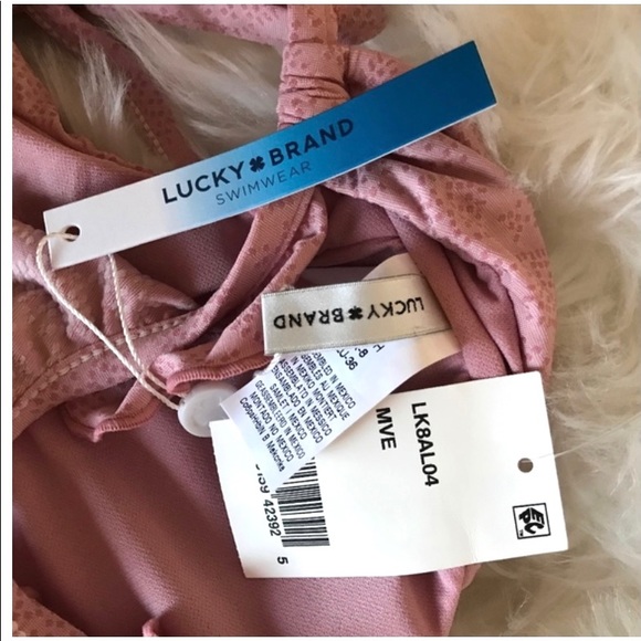 ☘️LUCKY BRAND ☘️”All the Frills” Swimsuit CUTE & UNIQUE ! — VERY RARE NOW 🩷 - Picture 4 of 15